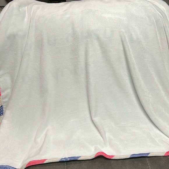 Flannel blanket with a heartfelt message to an Aunt. Approx 68x56 - Picture 6 of 8